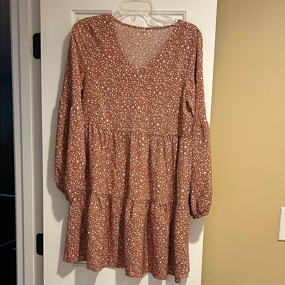 Floral Print V-Neck Dress. Amazon. Women’s small